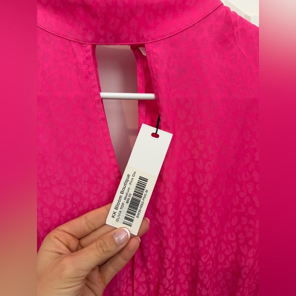 Steve Madden Hot Pink Long-Sleeve Smocked Crop Top - Picture 5 of 6